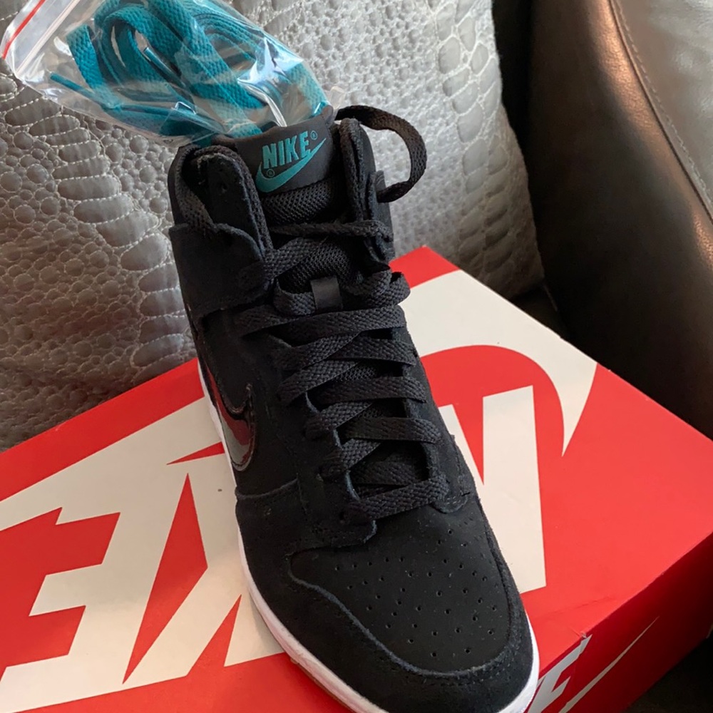 Women’s Nike Sky HI